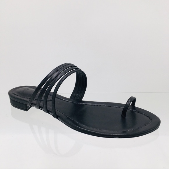 Alexandre Birman Black Leather Sandals with Toe Loop and Thin Straps